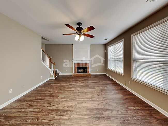 Foto del edificio - 1602 Rocky Trail Ln