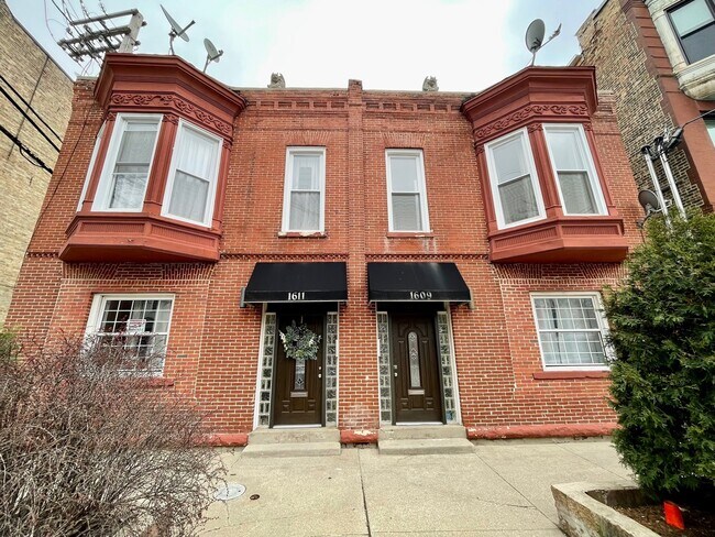 Building Photo - 1609 N Wood St
