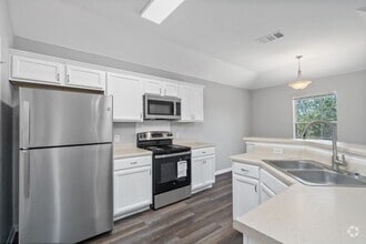 Building Photo - 3301 El Salido Pkwy
