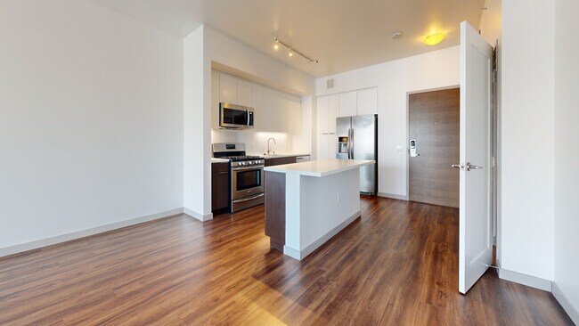 Interior Photo - 3033 Wilshire
