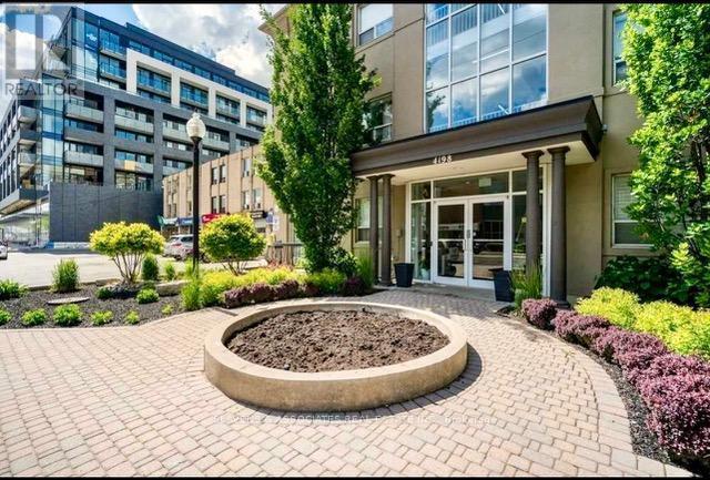 Photo du bâtiment - 4198 Dundas St W