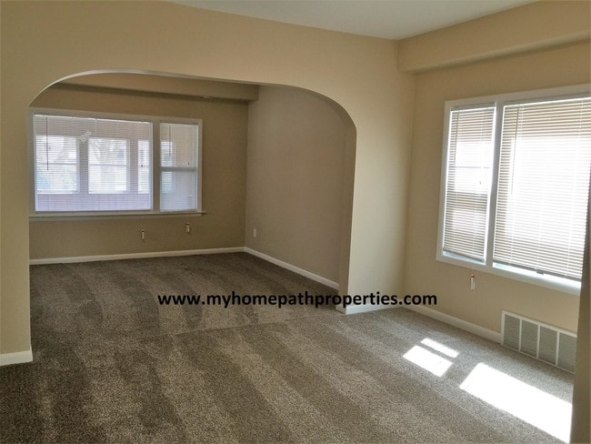 Building Photo - 2563 S 34th St