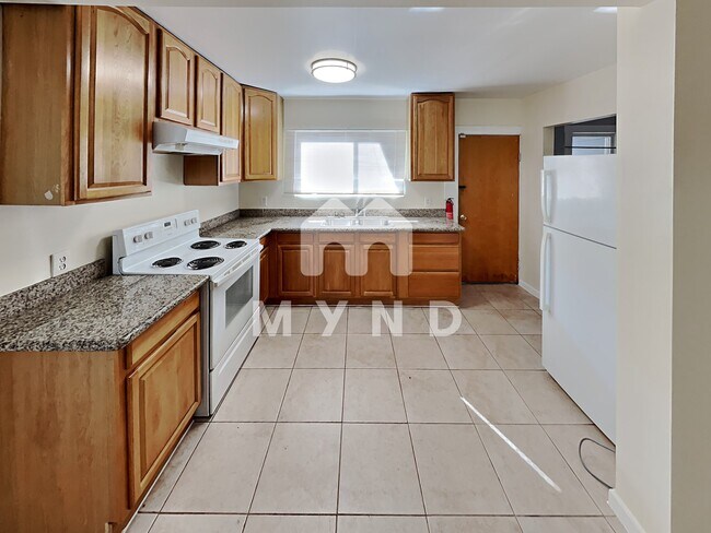 Building Photo - 1061 Aileen St