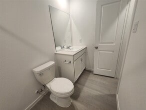 Building Photo - 715 Amberwood Creek Dr