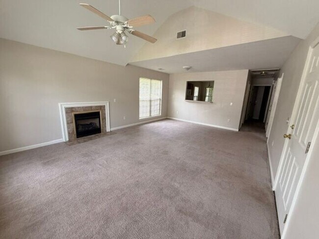 Foto del edificio - Beautiful and spacious! Ready for move in!