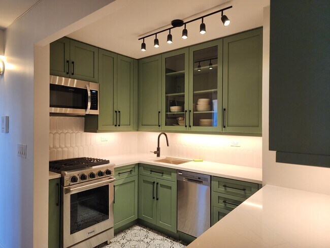 Building Photo - 301 W 110th St
