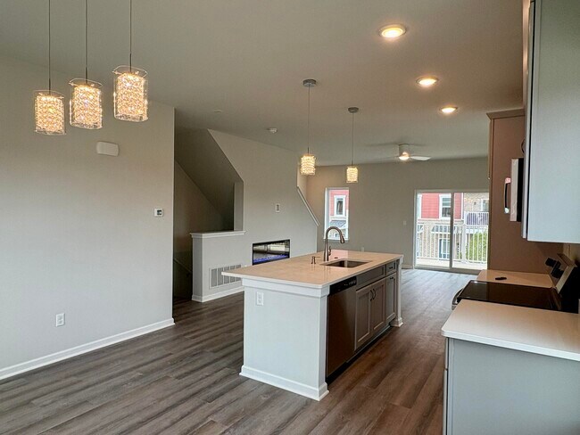 Foto del edificio - 4875 Ludlow Ln