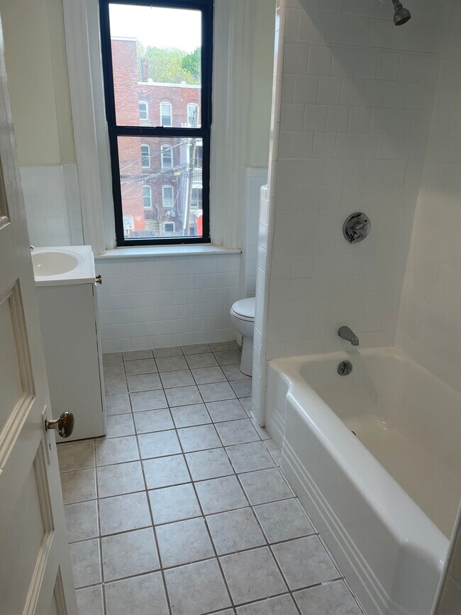 Foto del edificio - 1856 Beacon St