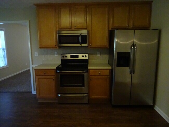 Building Photo - 1302 River Club Dr NE