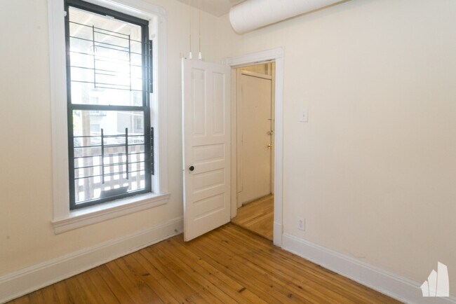 Foto del edificio - 3525 N Wilton Ave
