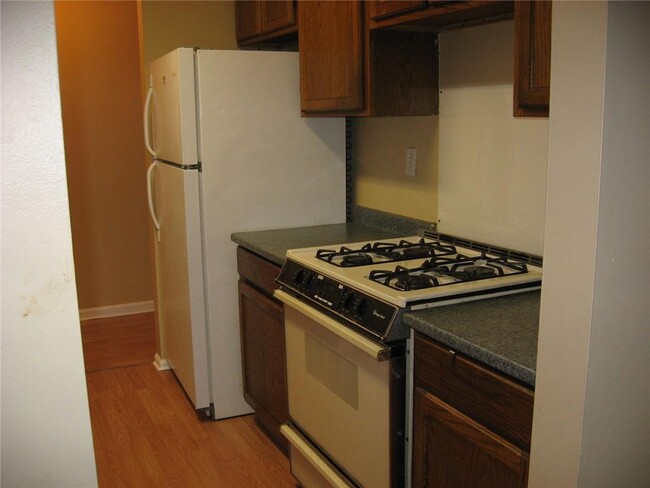 Building Photo - 401 Kennedy Dr