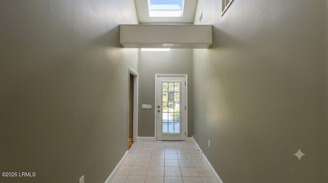 Foto del edificio - 1305 Rowland Dr