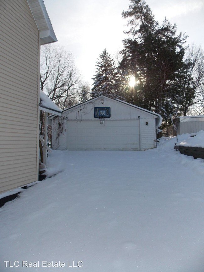 Building Photo - 4 br, 2 bath House - 43 Champion St