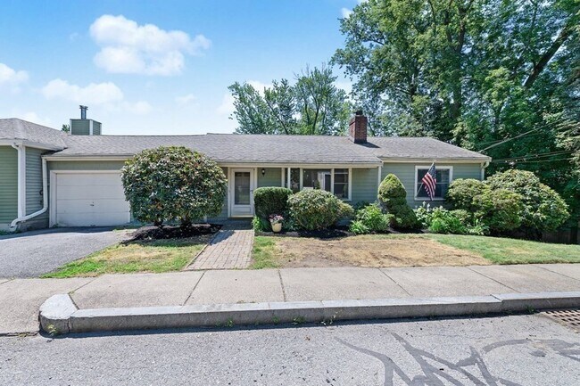 Building Photo - 11-15 Suban Pl