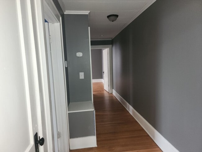 Building Photo - Left Side of Duplex