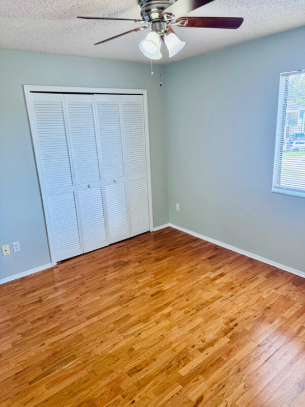 Building Photo - 252 Taylor Ln