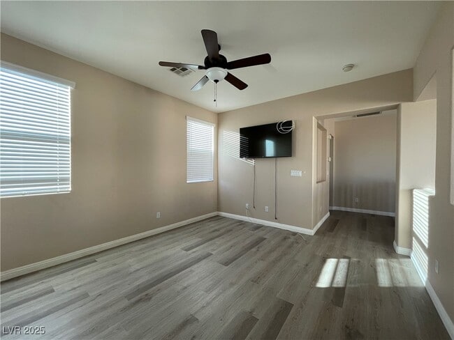 Building Photo - 10515 Foggy Glen Ave
