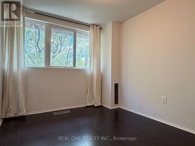 Building Photo - 165 Cherokee Blvd