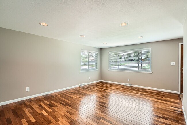 Foto del edificio - 6262 Allison St