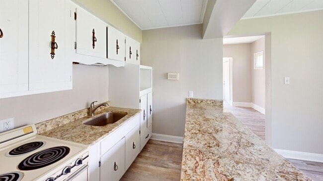 Photo - 1118 High St House