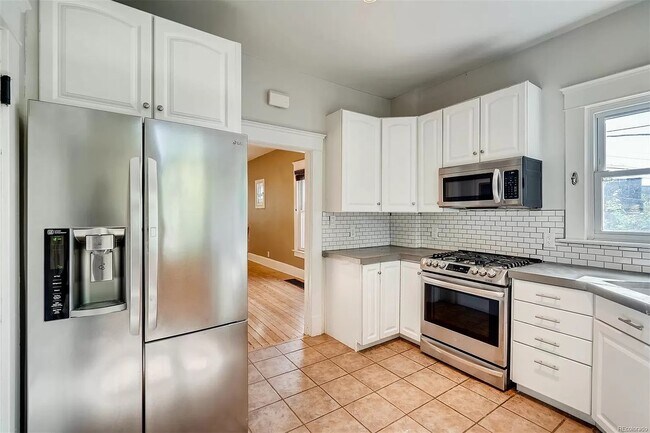 Building Photo - 2110 W 29th Ave
