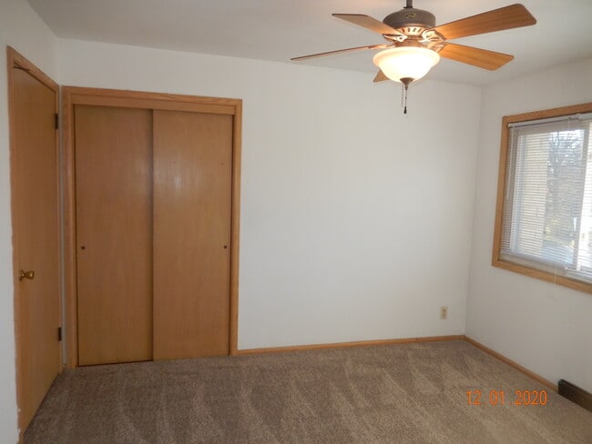 Building Photo - 5888 S Honey Creek Dr