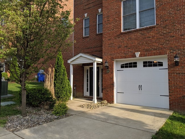 Building Photo - 46 Hibiscus Ct
