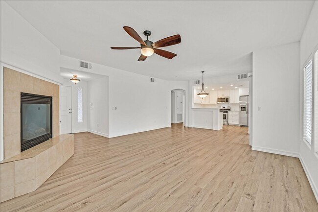 Foto del edificio - Large 1st Floor Condo in Summerlin