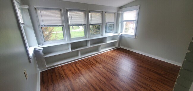 Foto del edificio - 152 East Fifth Street (Z1)-
