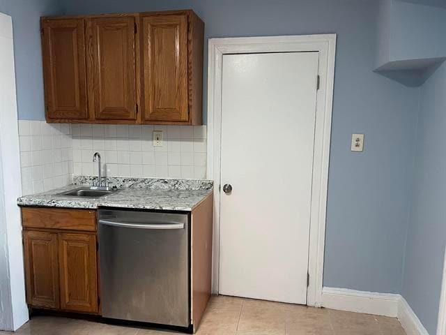 Foto del edificio - 107 Hancock Ave