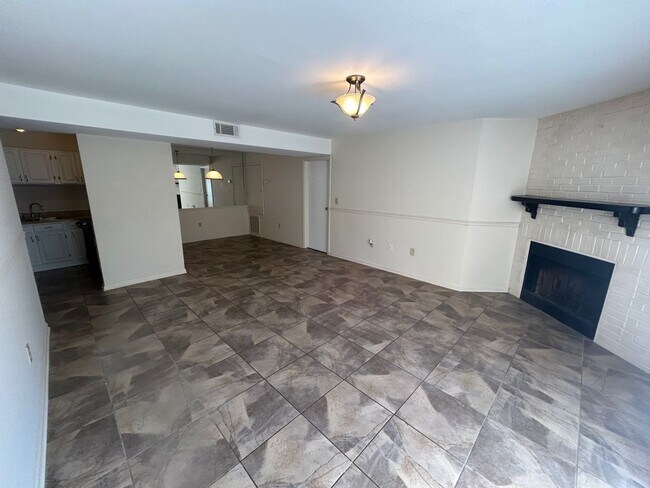 Building Photo - 3609-E-65 Juneau Rd