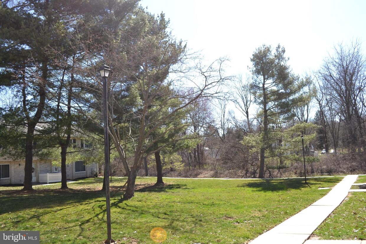 Primary Photo - 404 Village Walk