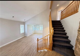 Building Photo - 32 Sandwedge Dr