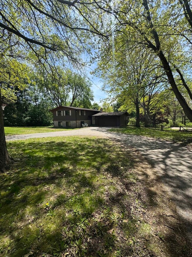 Foto del edificio - 7705 E Rockton Rd