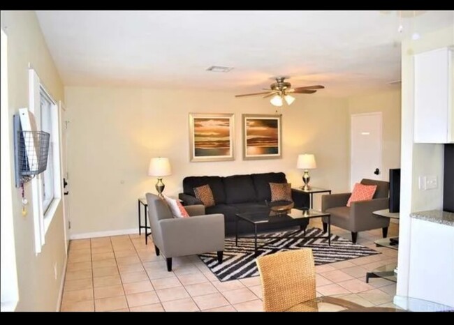 Pull out Sofa bed sleeps 2 - 12585 Maui Way