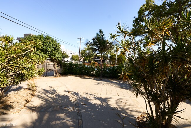 Building Photo - 6 br, 3 bath House - 5801 Lexington Avenue