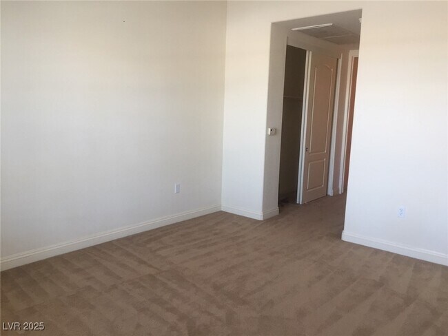 Building Photo - 32 E Serene Ave