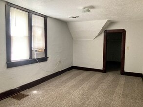 Building Photo - 1109 4th Ave