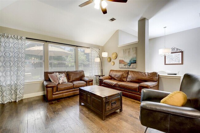 Building Photo - 3932 Sendero Dr