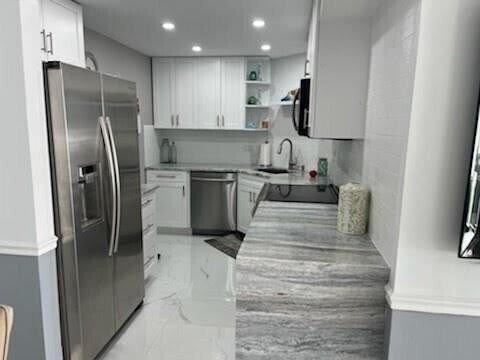 Building Photo - 3031 N Ocean Blvd