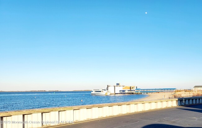 Foto del edificio - 330 Shore Dr
