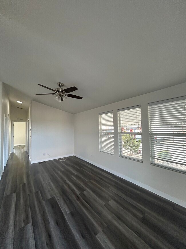 Sala de estar - Garden West Estates (55+ Senior)