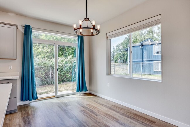 Building Photo - 2749 Callahan Dr
