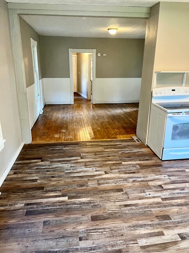 Foto del edificio - 729 W Cavour Ave