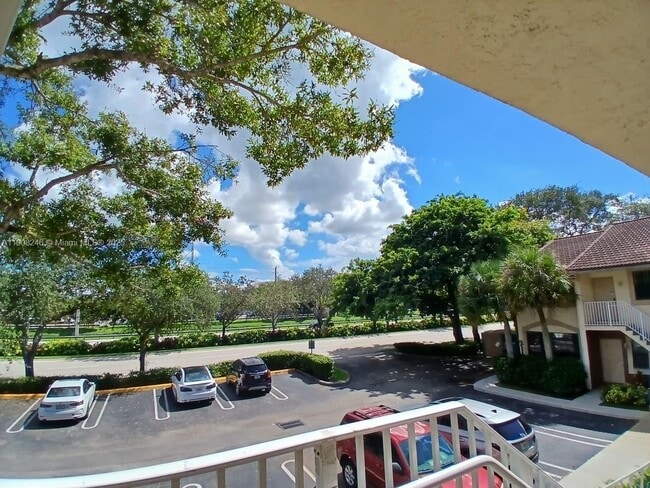 Foto del edificio - 2834 Coral Springs Dr
