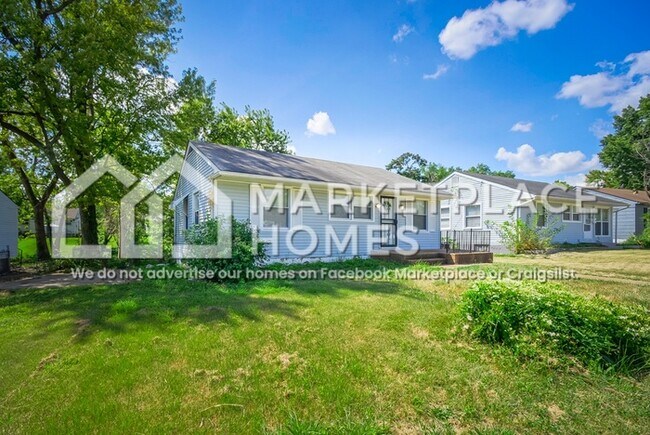 Photo - 312 Banff Cir House