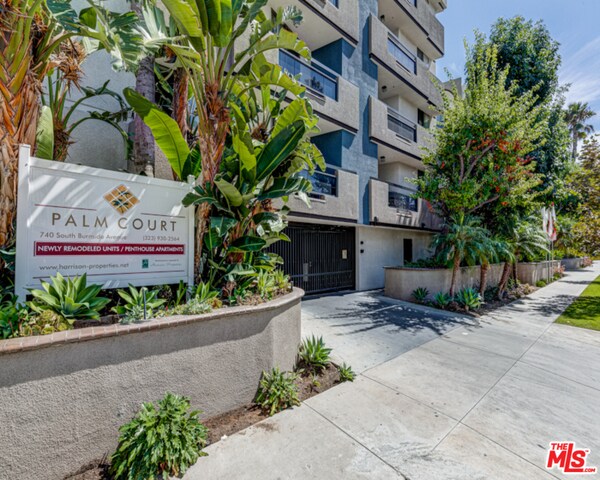 Foto del edificio - 740 Burnside Ave