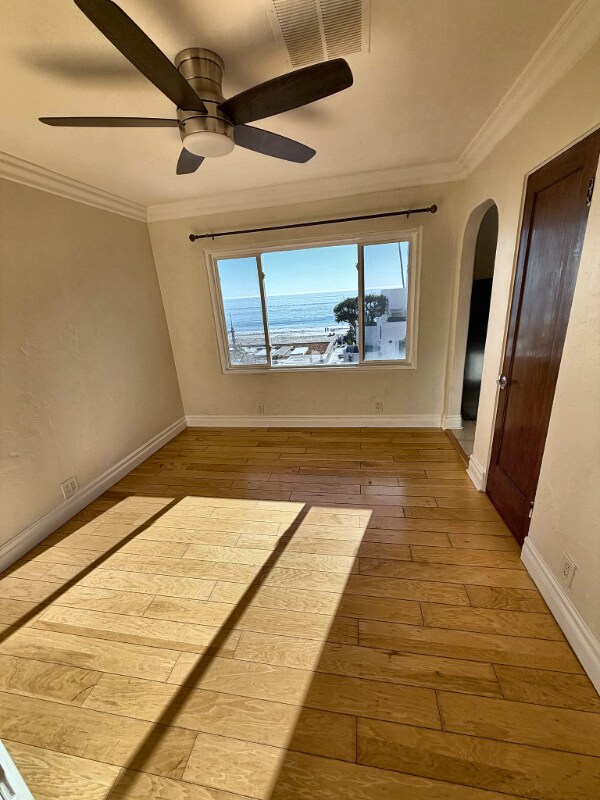 Building Photo - 212 N Coast Hwy