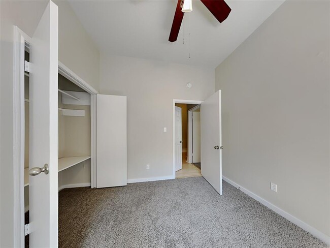 Building Photo - 4926 Maurita Dr