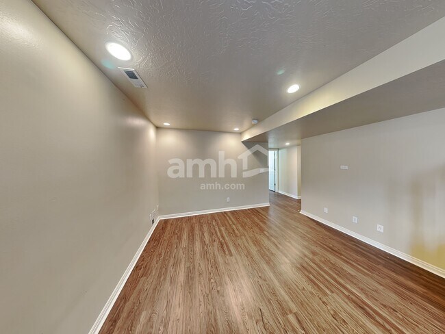 Foto del edificio - 267 S 590 W
